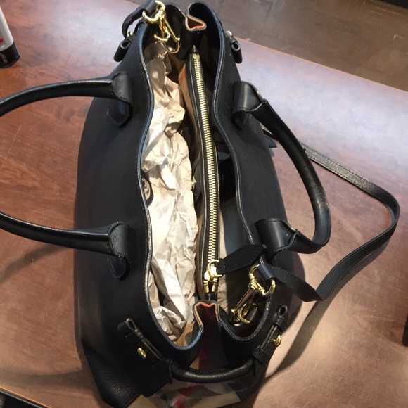 Burberry Bag - Picture 7 of 8